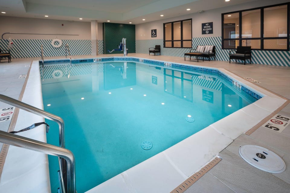 Holiday Inn St. Louis - Creve Coeur by IHG Hotel in Ozark Mountains
