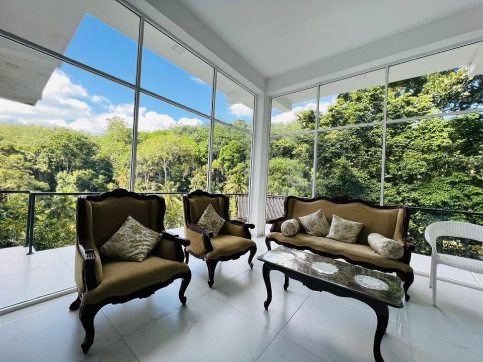 Ivory Crest  Hotel in Kandy
