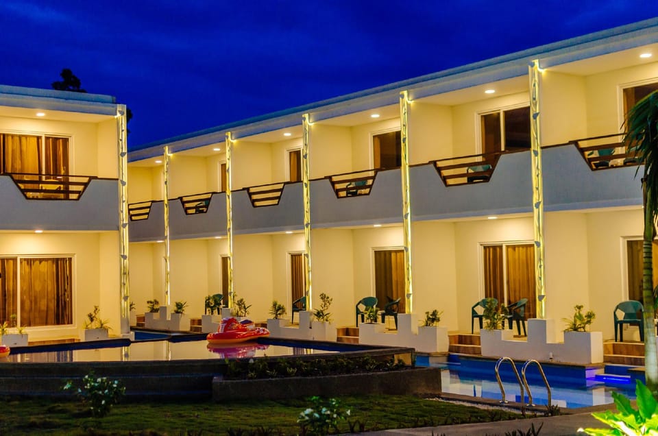 Swimming pool