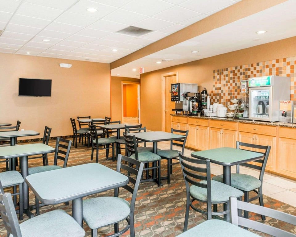 Baymont by Wyndham Indianapolis East Hotel in Indianapolis