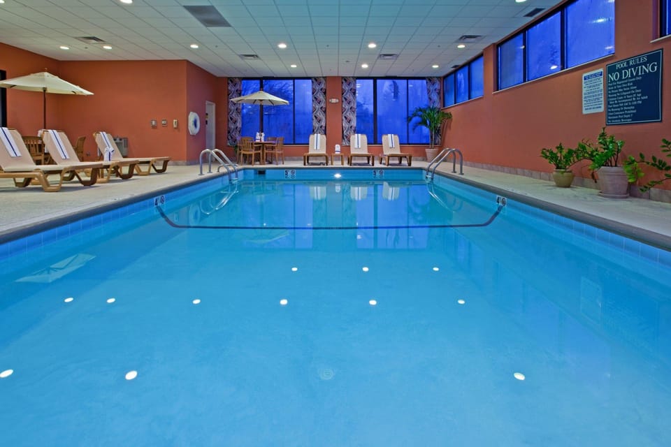 Holiday Inn Express Indianapolis South By IHG Hotel in Perry Township