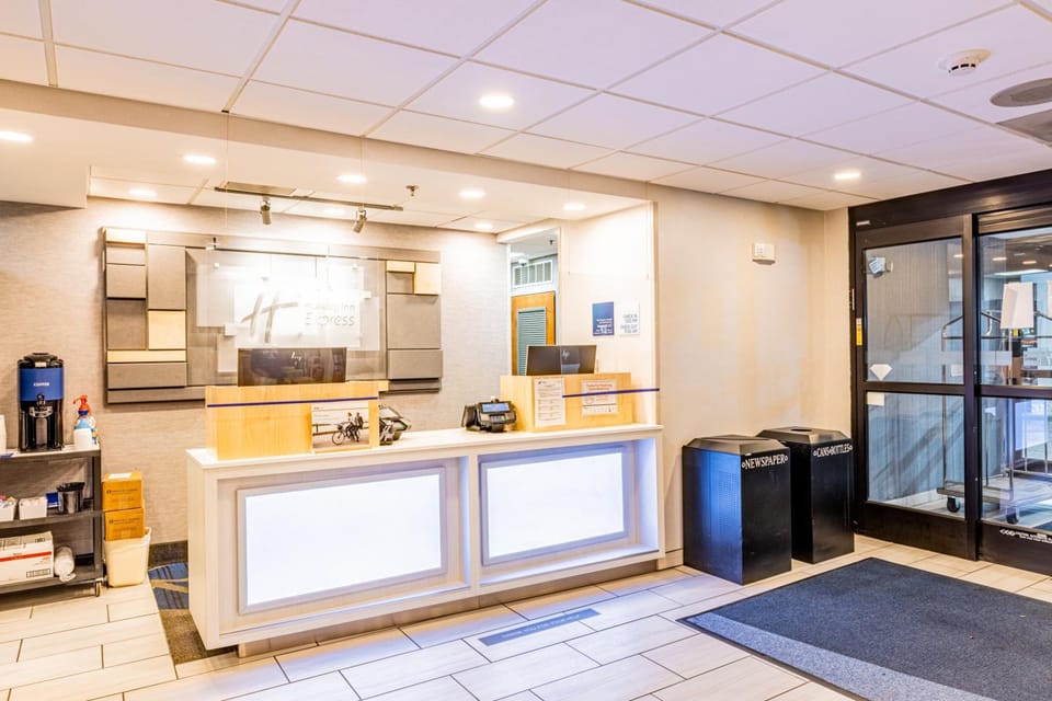 Holiday Inn Express Indianapolis South By IHG Hotel in Perry Township