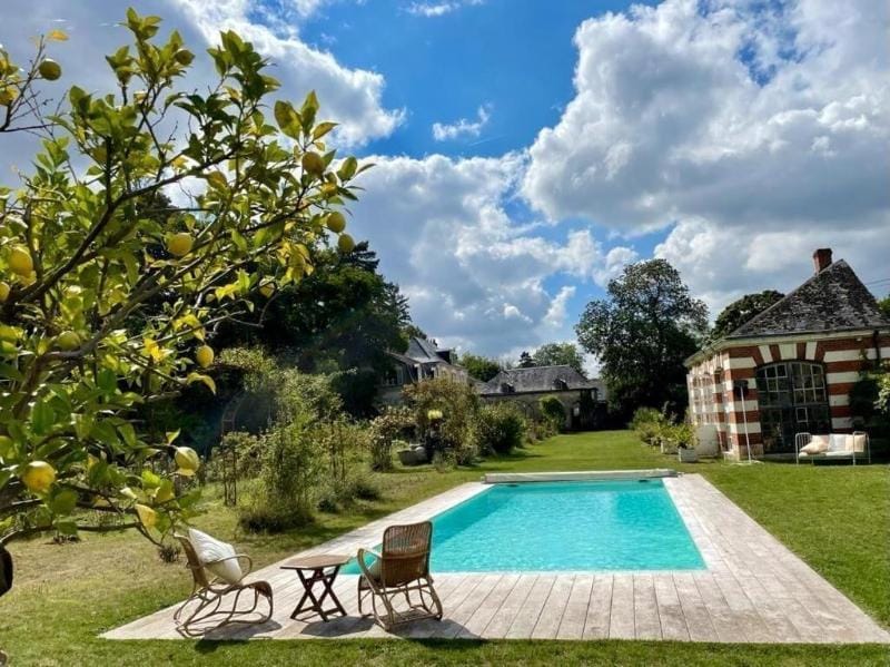 COLIVAULT Hotel in Centre-Val de Loire