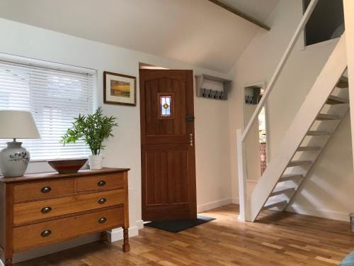 The Little Barn - Self Catering Holiday Accommodation Hotel in Borough of Waverley