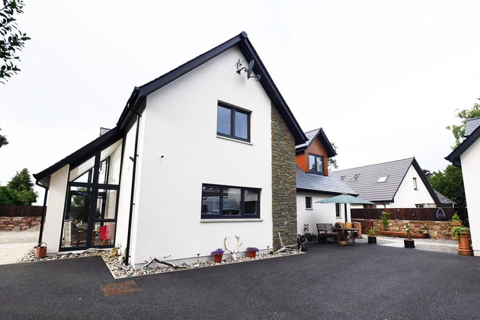 Pinewood Cottage Apartment & B&B Inverness Hotel in Inverness