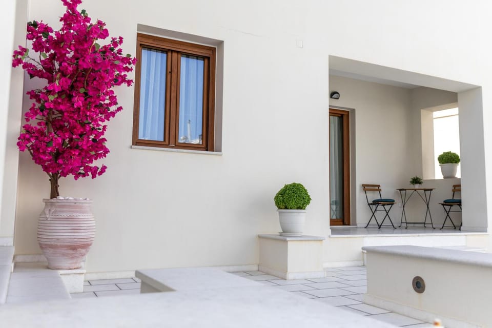 100 Steps - Harmony Hotel in Naxos