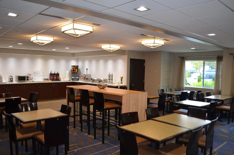 Best Western Plus Portland Airport Hotel & Suites Hotel in Parkrose
