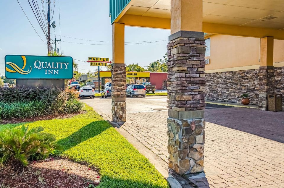 Quality Inn Charleston - West Ashley Hotel in Johns Island