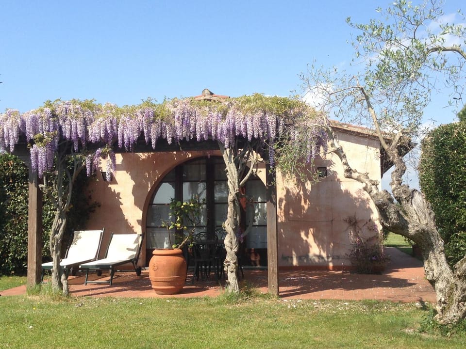 Fattoria Cirene Hotel in Tuscany