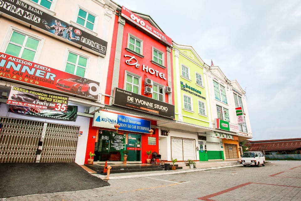 OYO 89332 De Hotel Hotel in Perak Tengah District