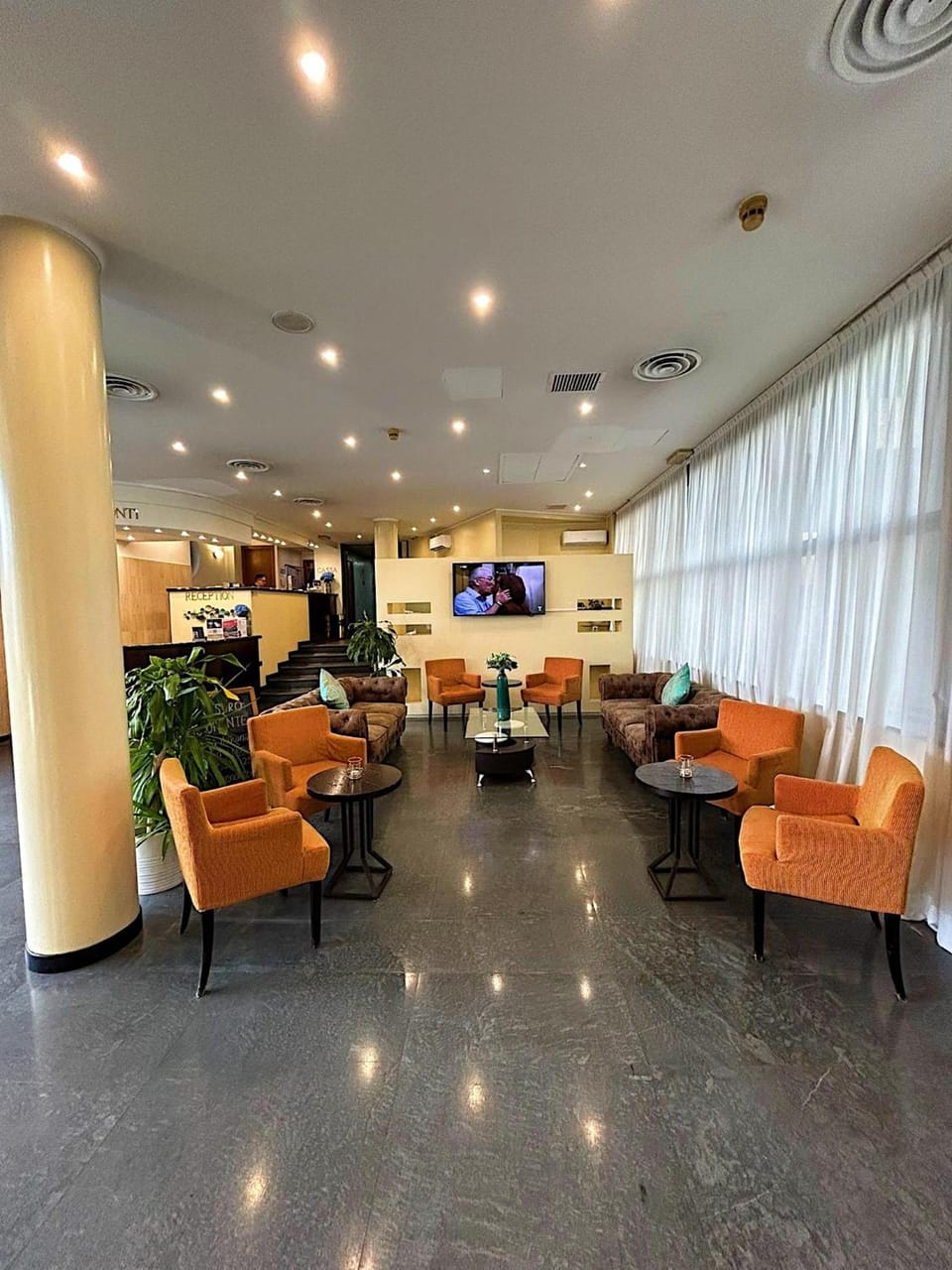 Shared lounge/TV area