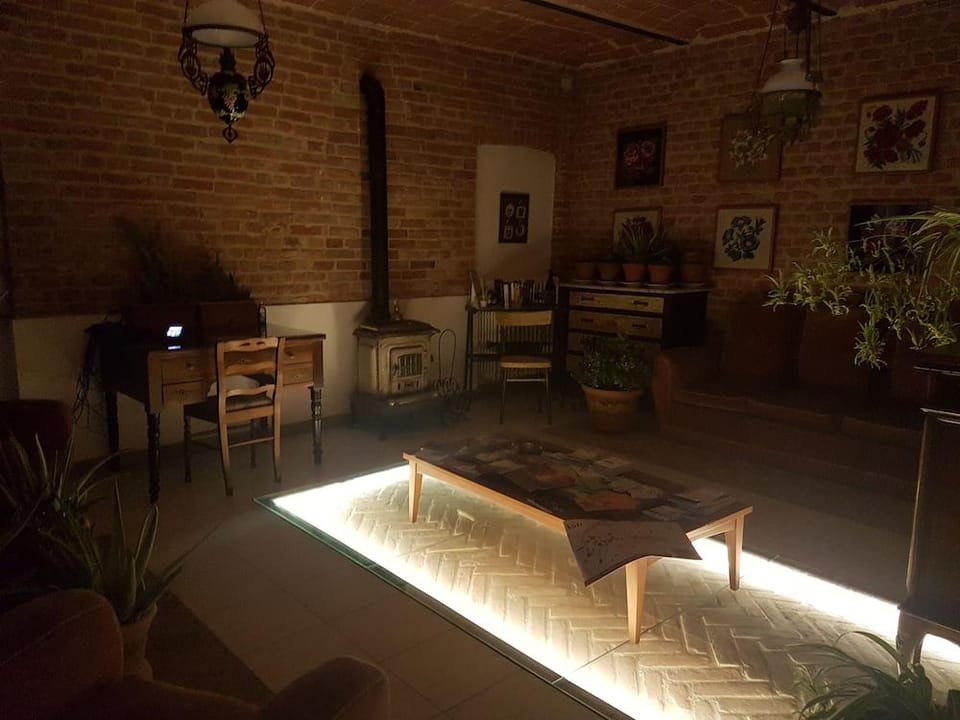 La Crota B&B Hotel in Asti