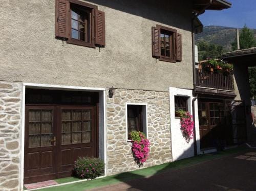 B&B La Vieille Meison de Pappa Hotel in Aosta Valley, Italy