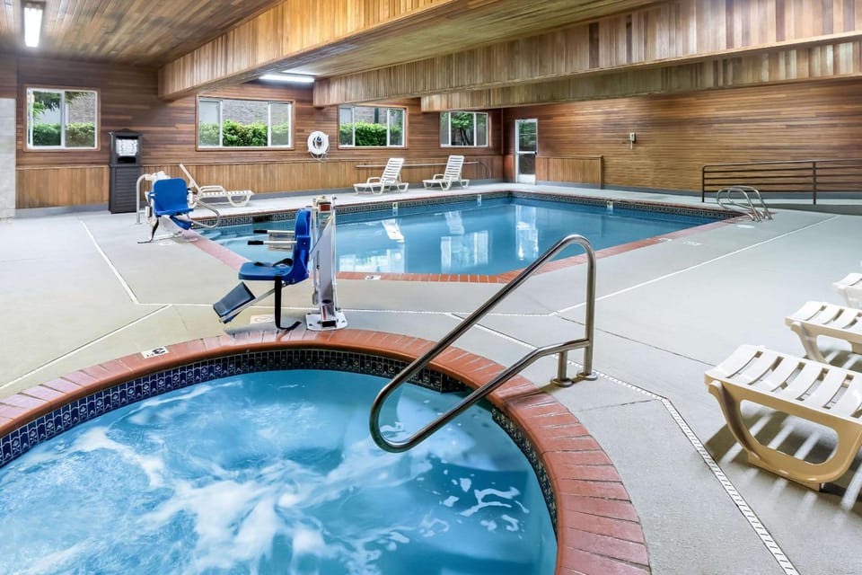 Comfort Suites Portland Airport Hotel in Parkrose