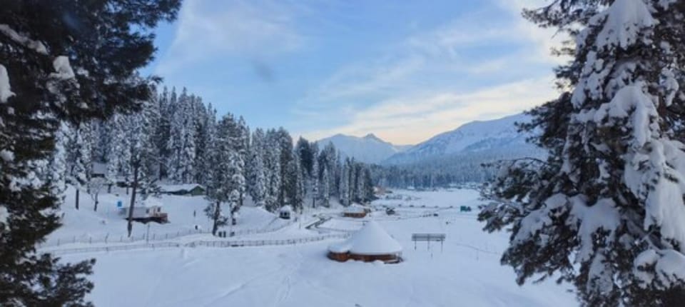 Himalayan Pearl Gulmarg Hotel in India