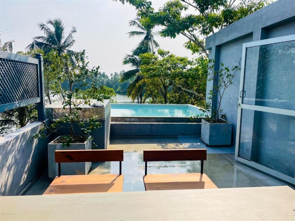 Secret Blue River Villa Hotel in Southern Province
