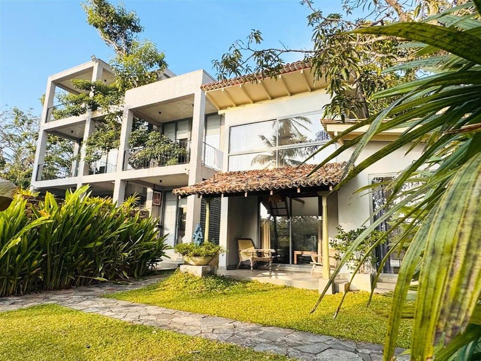 Secret Blue River Villa Hotel in Southern Province