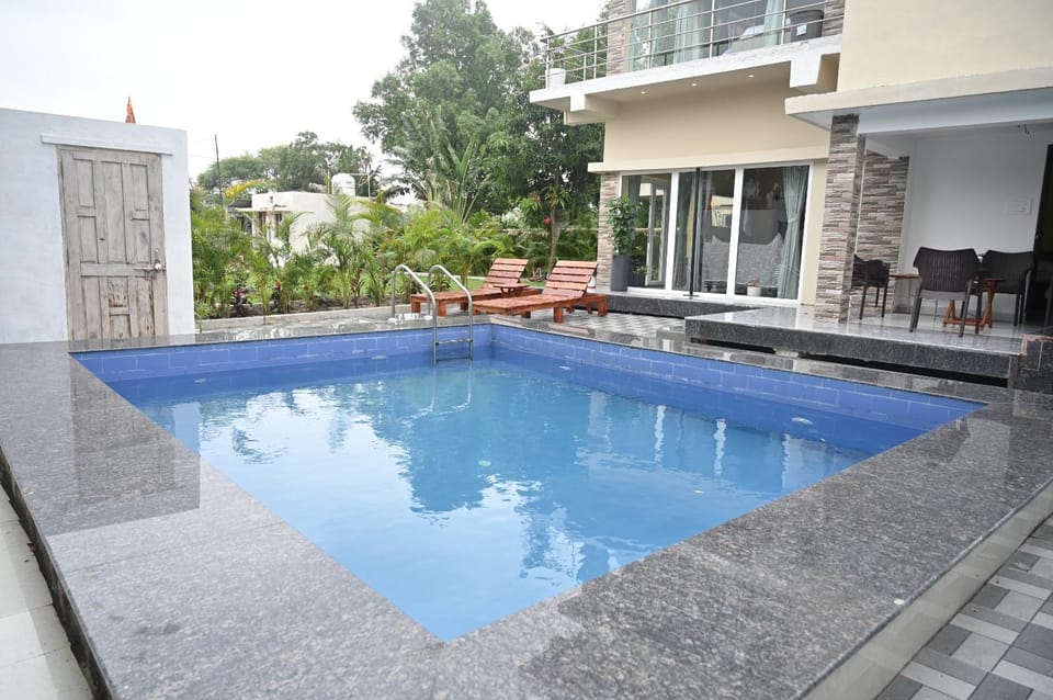 Private pool