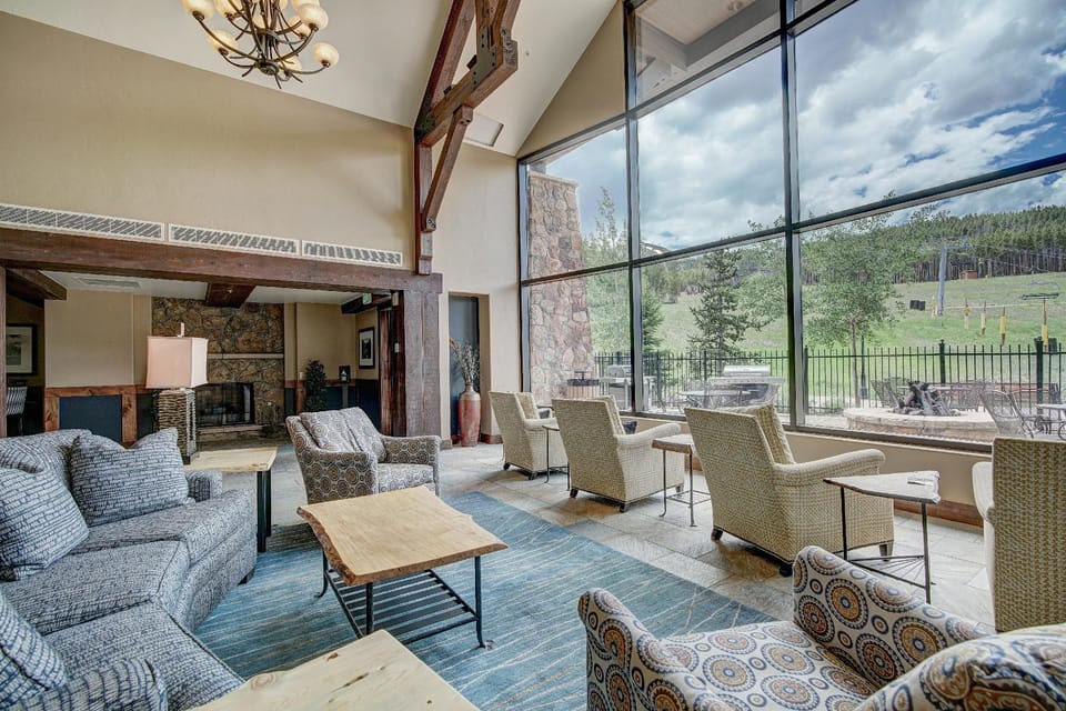 Crystal Peak Lodge Hotel in Breckenridge