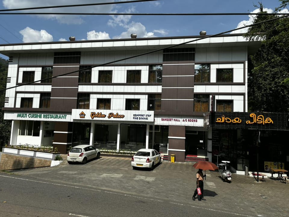 Golden Palace Hotel in Kerala