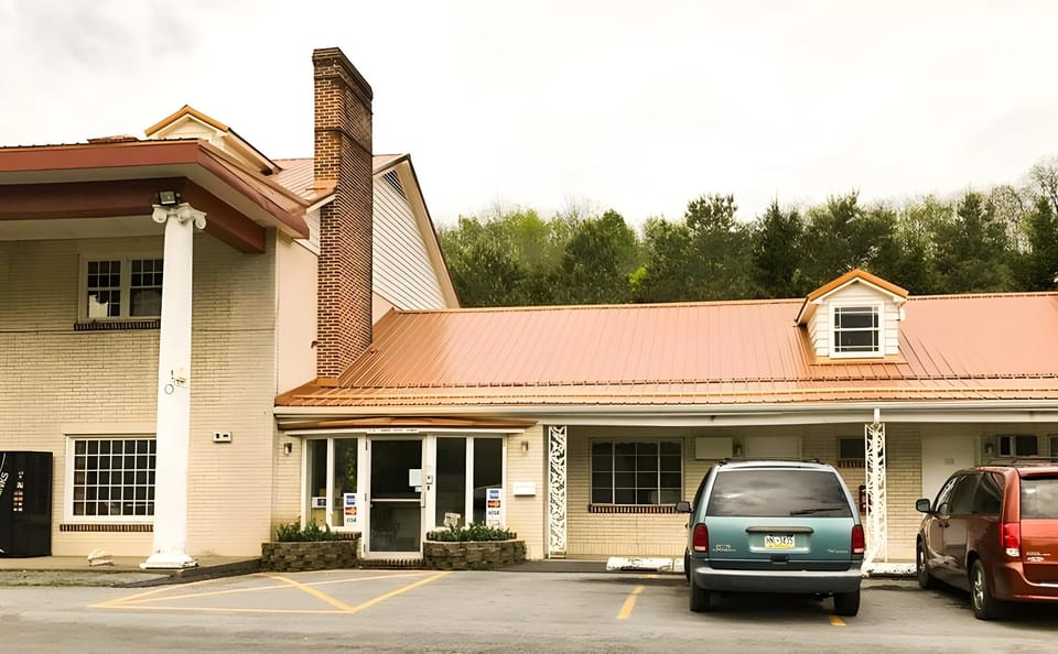 Relax Inn Altoona Motel in Allegheny River