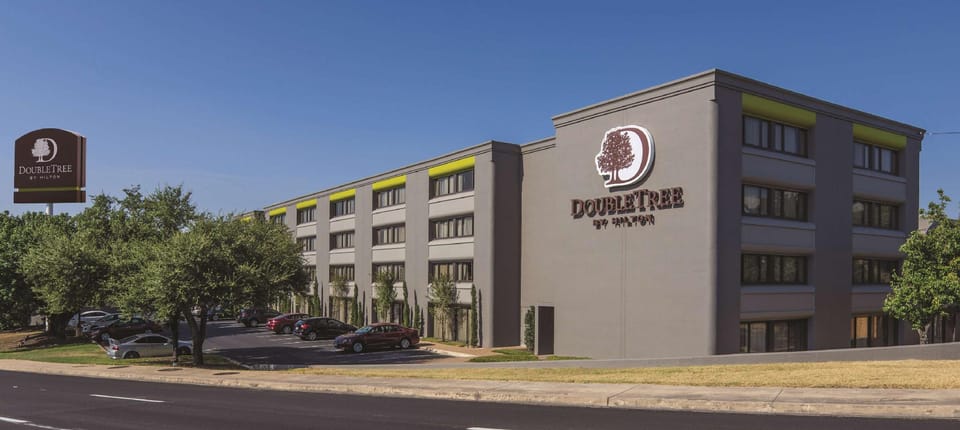DoubleTree by Hilton Austin Northwest - Arboretum Hotel in Austin