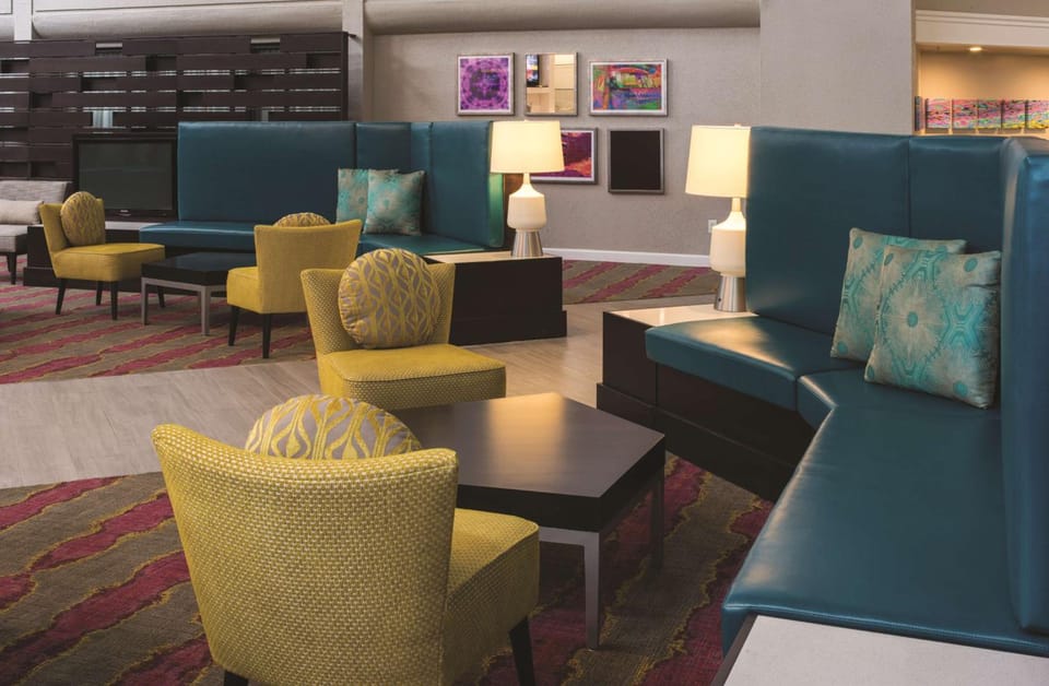 DoubleTree by Hilton Austin Northwest - Arboretum Hotel in Austin