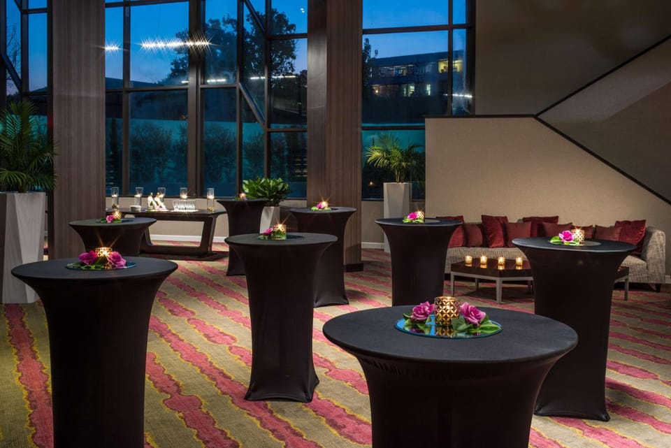 DoubleTree by Hilton Austin Northwest - Arboretum Hotel in Austin