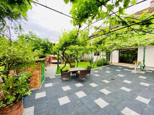 Holiday Home ESKU Hotel in Serbia