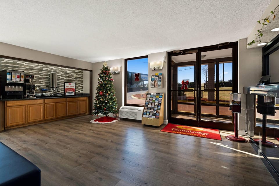 Econo Lodge Hotel in Three Chopt