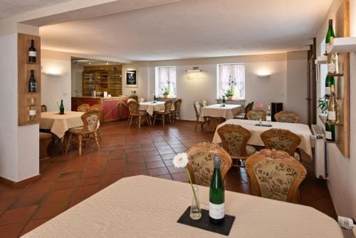 Weinhaus Kurtrierer Hof Inn in Trier-Saarburg