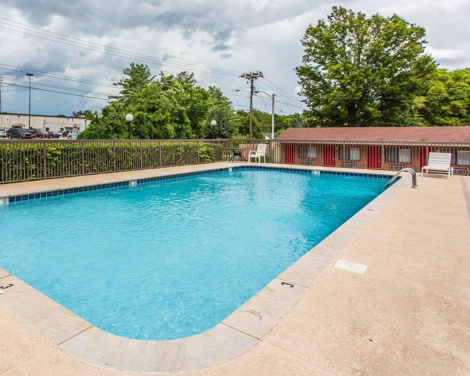 Econo Lodge Nashville North Hotel in East Nashville