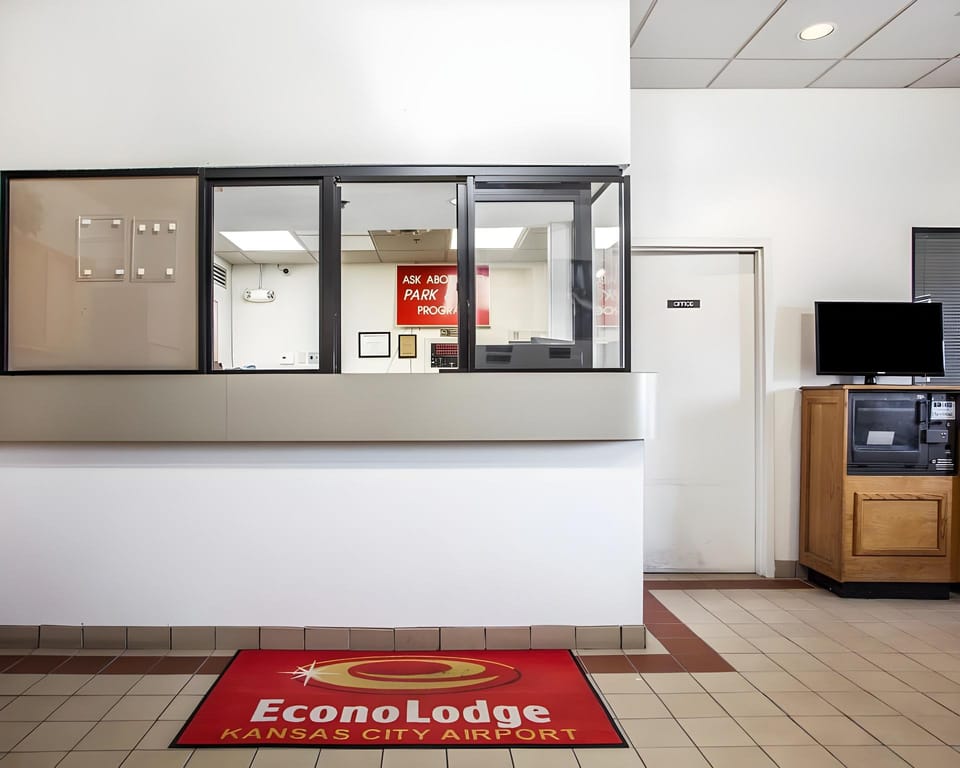 KCI Lodge Hotel in Kansas City
