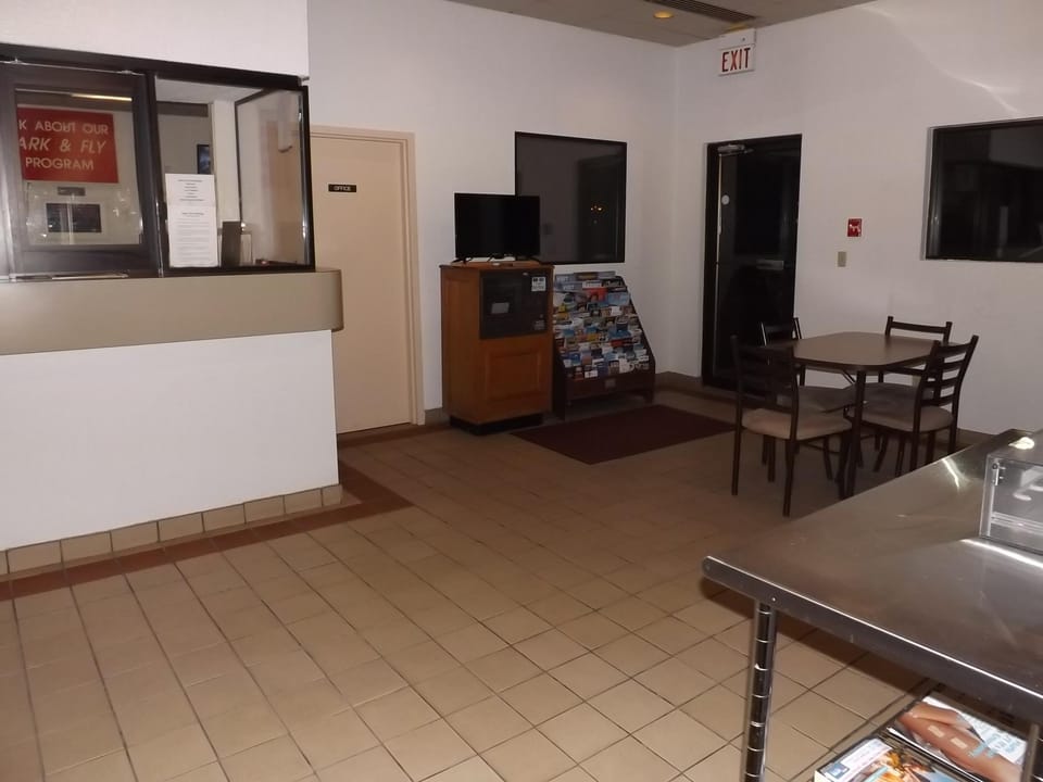 KCI Lodge Hotel in Kansas City