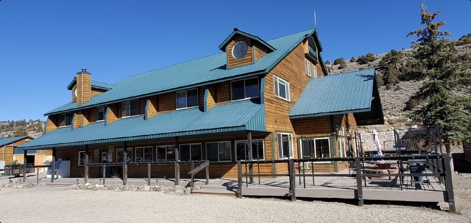 Aspen Cove Resort Hotel in Panguitch Lake