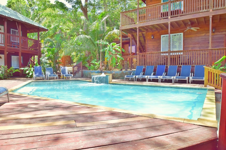 Blue Bahia Resort Hotel in Bay Islands Department