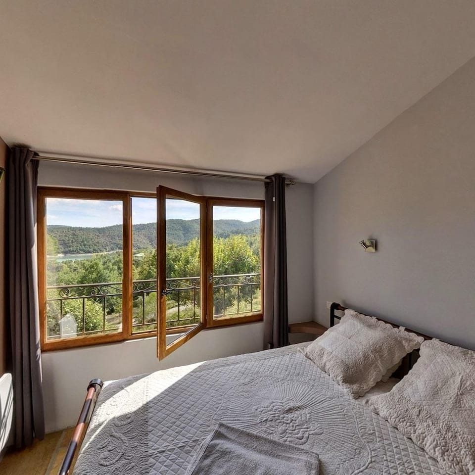 Les Gites du Lac - Chambre d'hotes Hotel in French Riviera