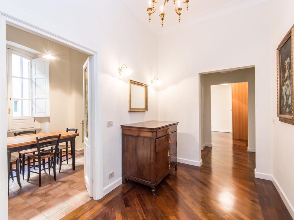 RSH Luxury Vatican Four Bedroom Apartment Hotel in Rome
