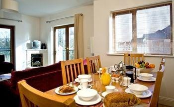 Lakeside Holiday Homes Hotel in County Clare