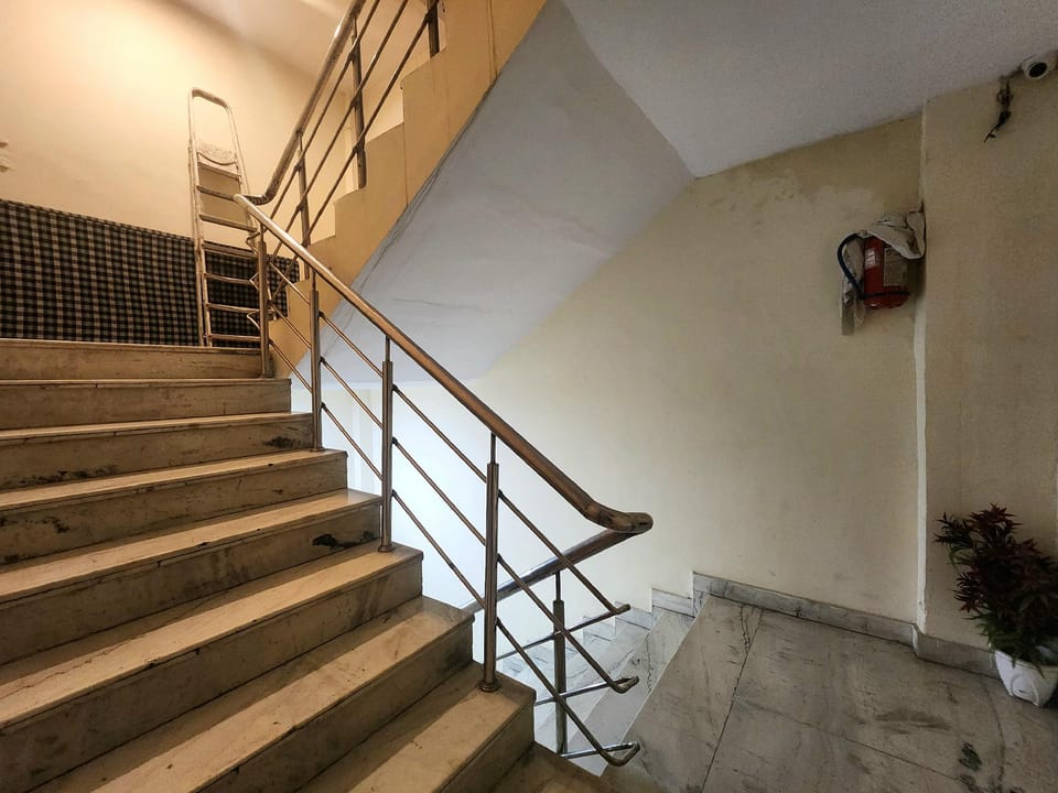 Oly Hotel Cottage Lord Krishna Hotel in New Delhi