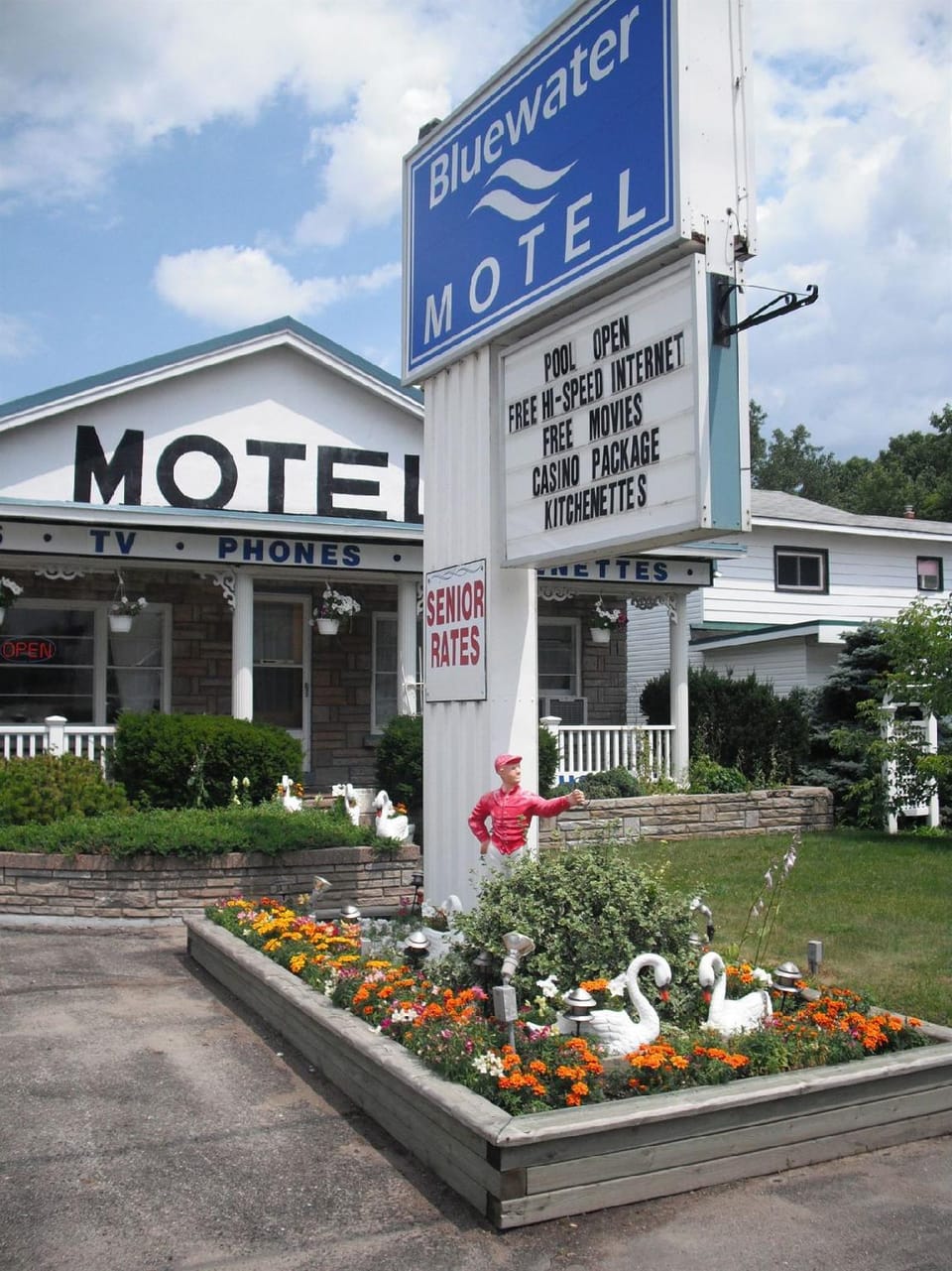 Bluewater Motel Hotel in Sarnia