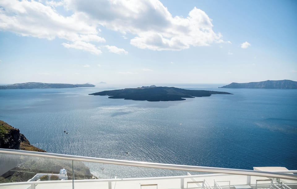 Cliff Aura Suites Hotel in Thera