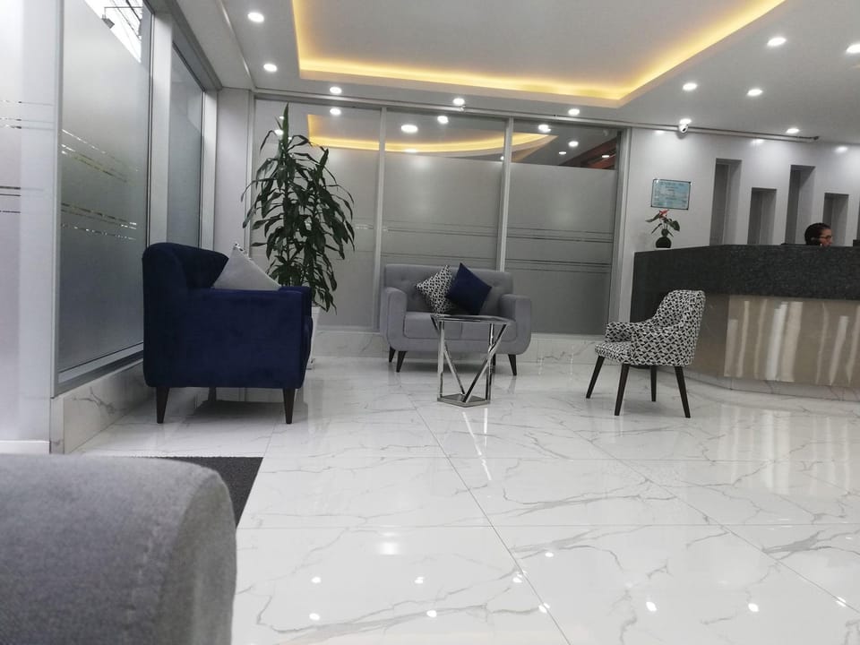 HOTEL QUADRUM Hotel in Lince