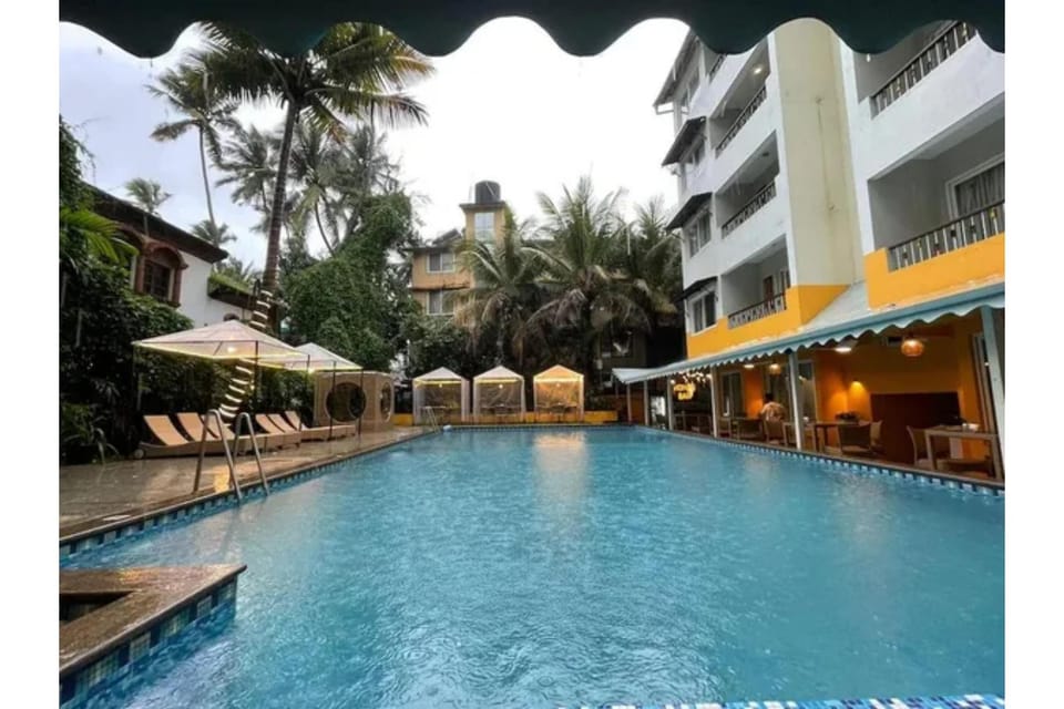 Swimming pool