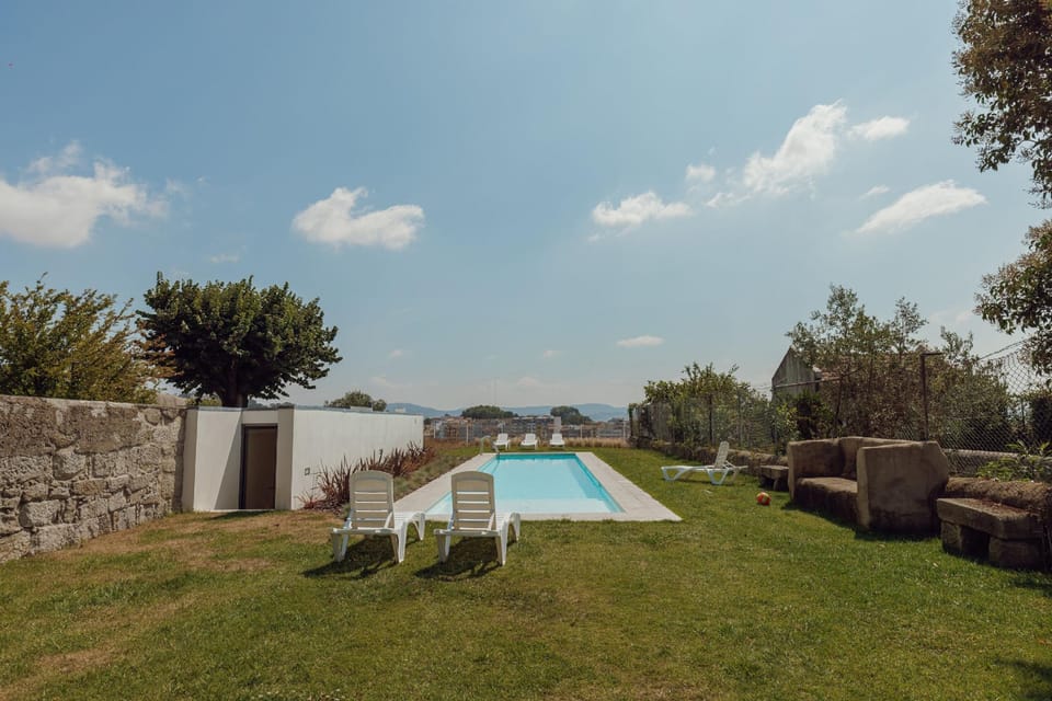 Home with a Pool by Vacationy Hotel in Porto