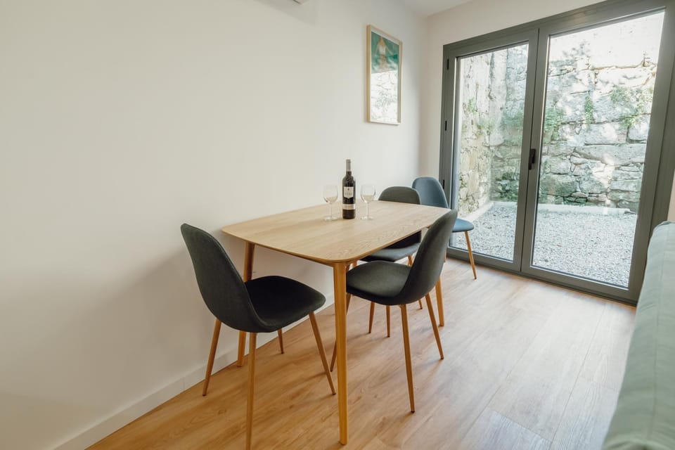 Courtyard Oporto Design Apartment K With Terrace Hotel in Porto