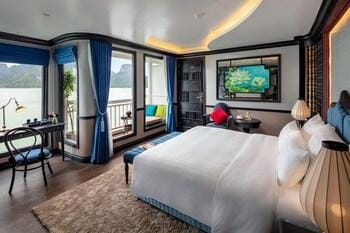 Halong Deluxe 1 Cruise Hotel in Vietnam