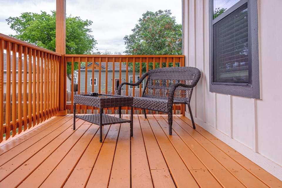 3br-2ba Cityscape Haven With Panoramic Tower View Hotel in San Antonio