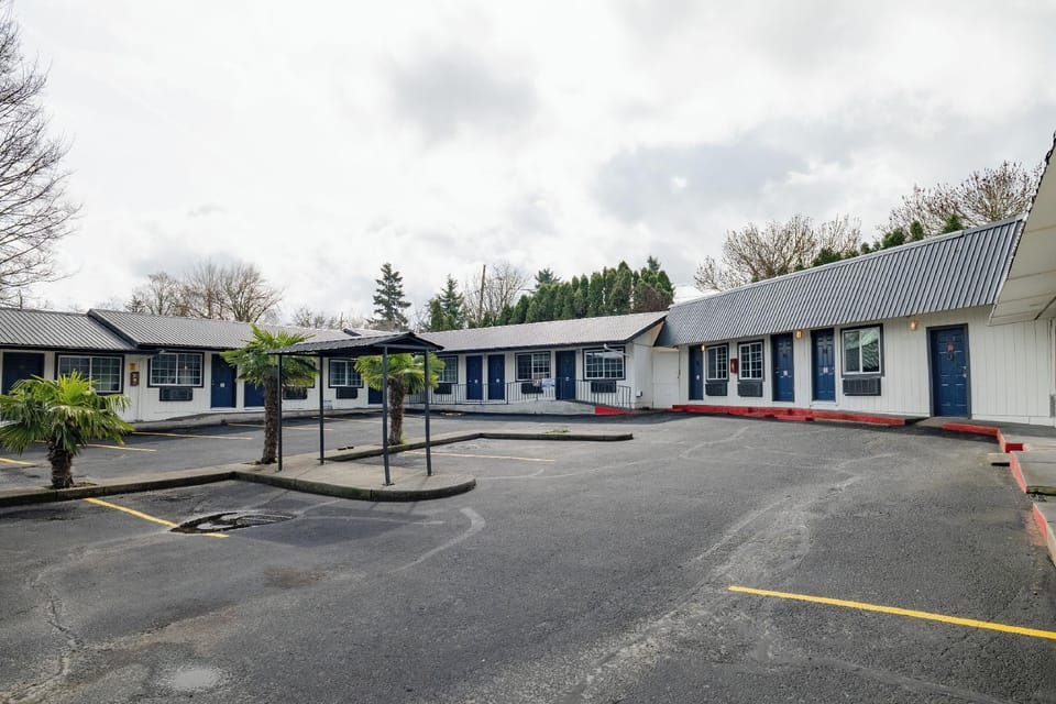 Horseshoe inn Hotel in Parkrose