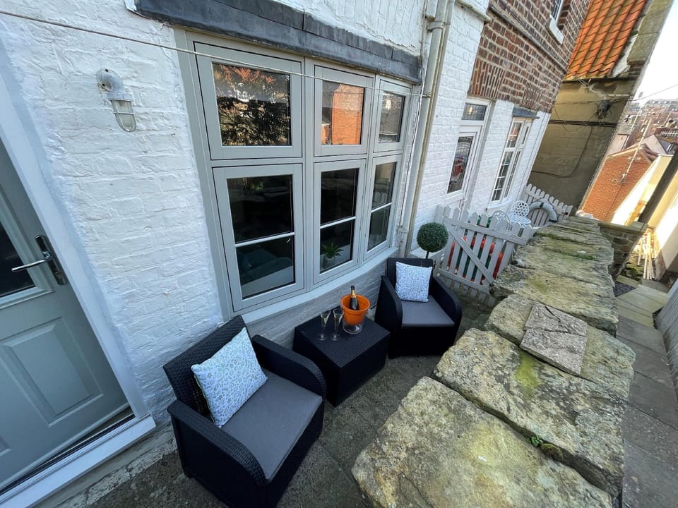 Demeter Holiday Cottage Hotel in England
